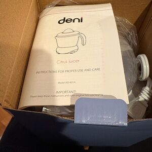 Citrus Juicer - White